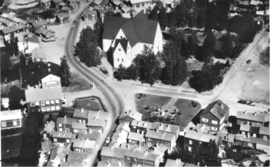 Flygfoto över Öjebyns kyrkstad